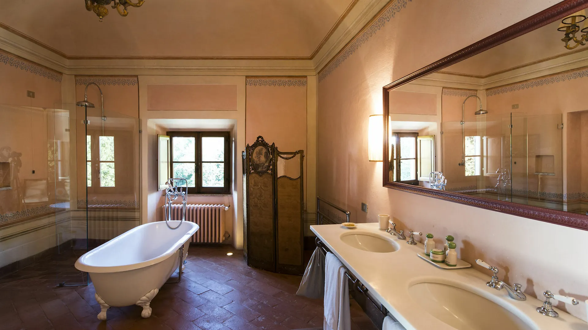 Borgo Pignano Hotel Volterra 3*,  Italy